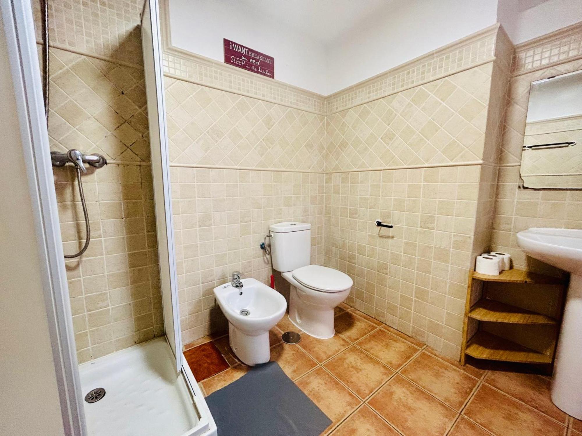 Altamalaga Apts Apartment Bilik gambar
